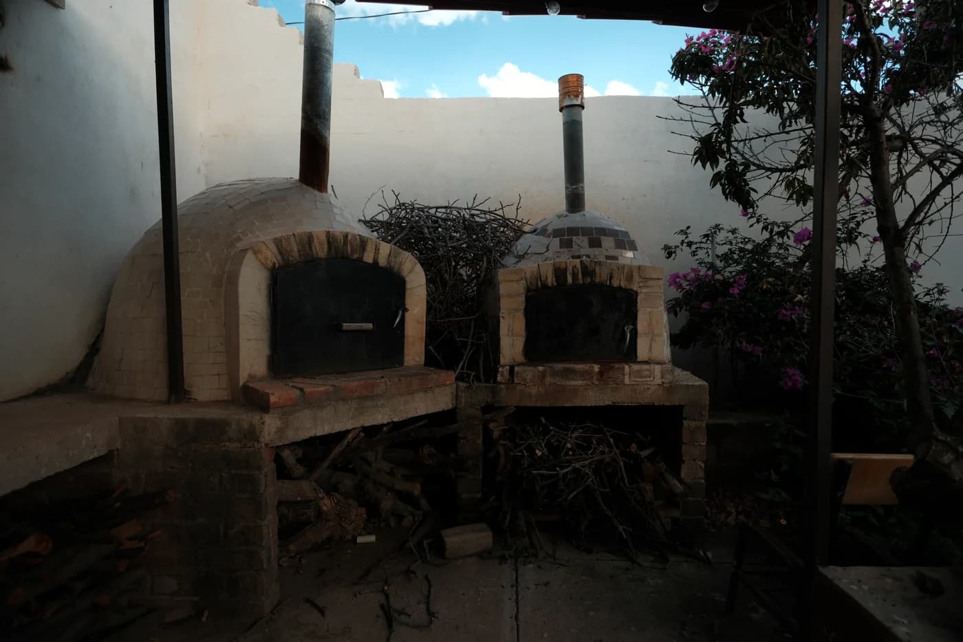 Hornos tradicionales de leña abovedados en ladrillo artesanal